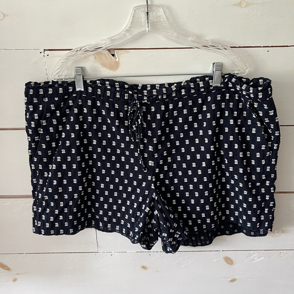 Women's Loft Outlet Navy and White Patterned Shorts, size XL, see pics. Summer